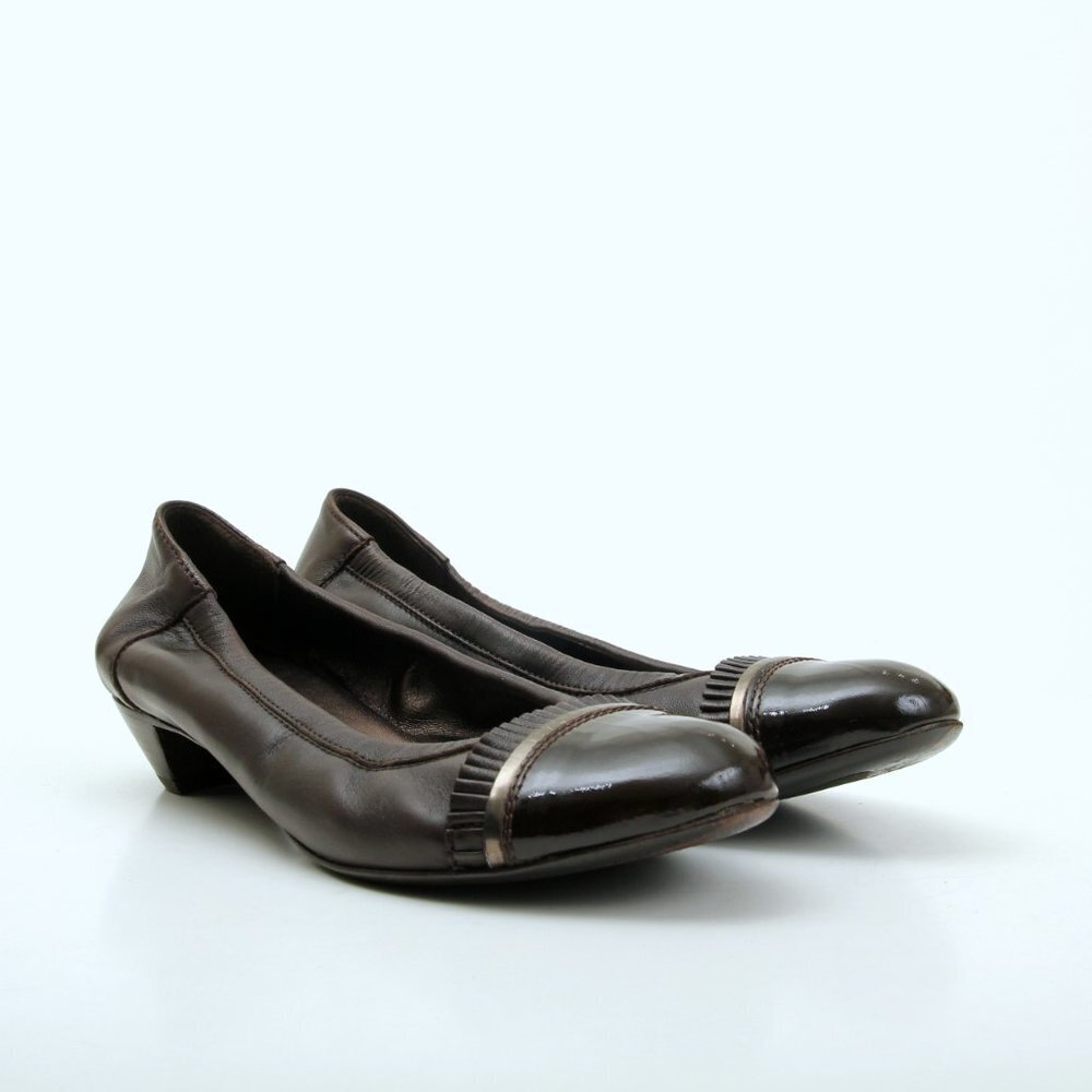 AGL Attilio Giusti Leombruni Cap Toeβ Leather Pumps in Brown Women Size 6.5